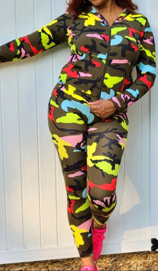 FUNFETTI CAMO JOGGING SUIT