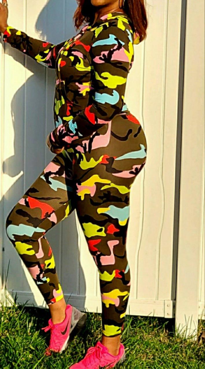 FUNFETTI CAMO JOGGING SUIT